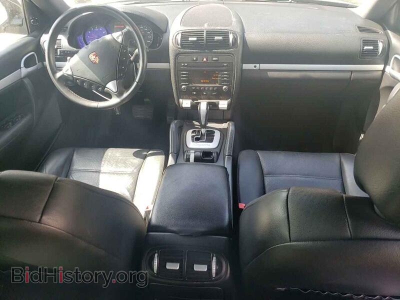 2010 Porsche CAYENNE (VIN WP1AA2AP8ALA06572) — фото 8 из 12