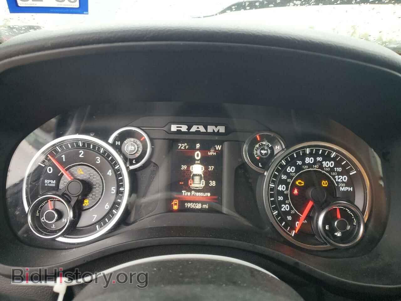 2019 RAM 1500 - VIN: 1C6SRFFT0KN605717 - Фото 9
