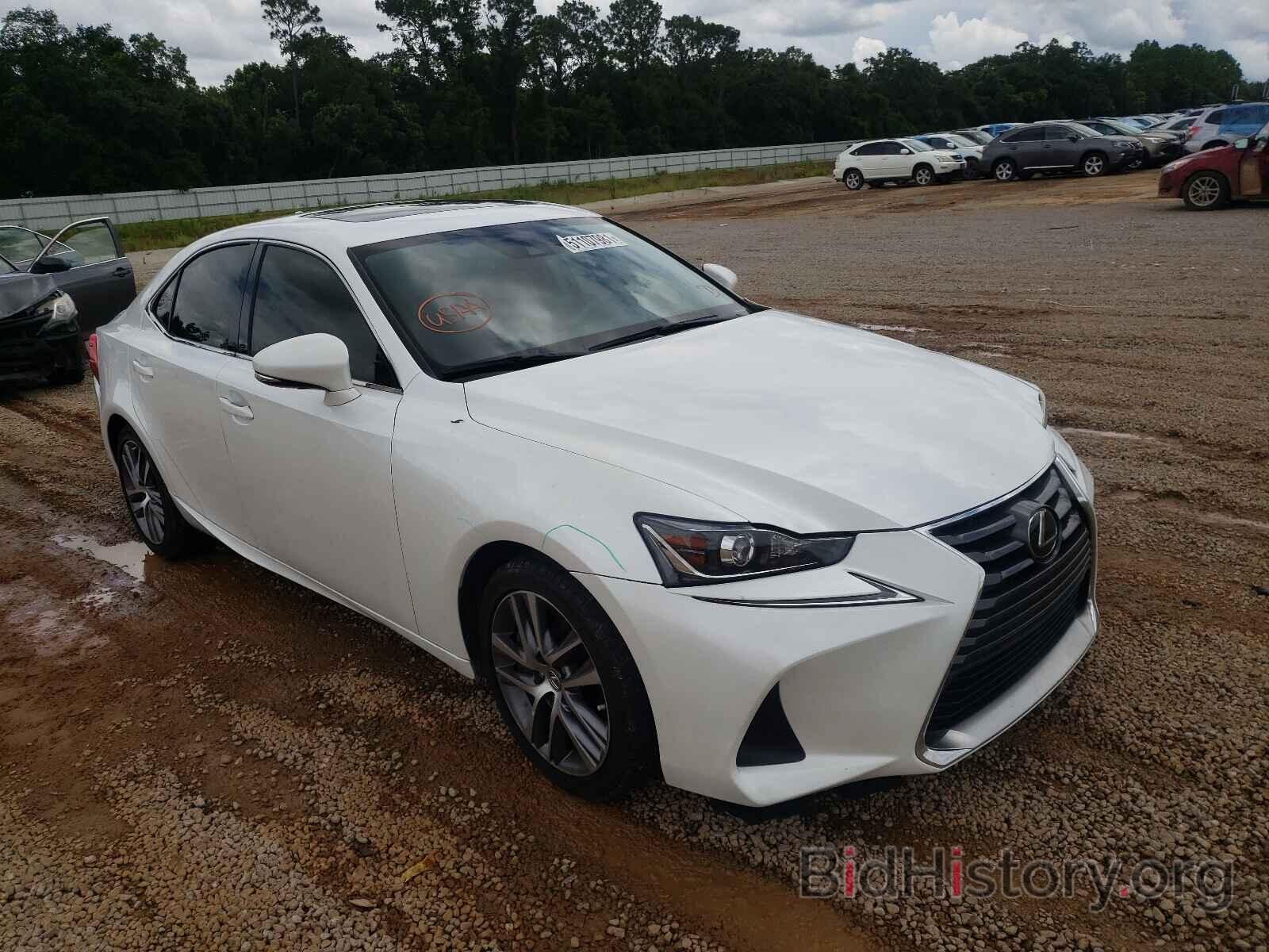 Photo JTHBA1D27J5065860 - LEXUS IS 2018