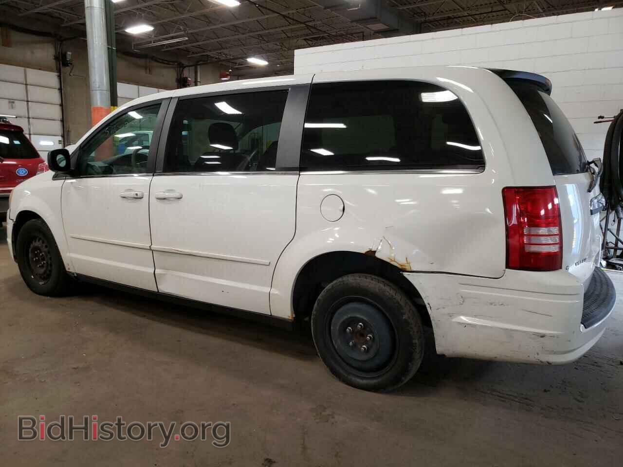 2010 CHRYSLER MINIVAN - VIN: 2A4RR4DE3AR203945 - Фото 2