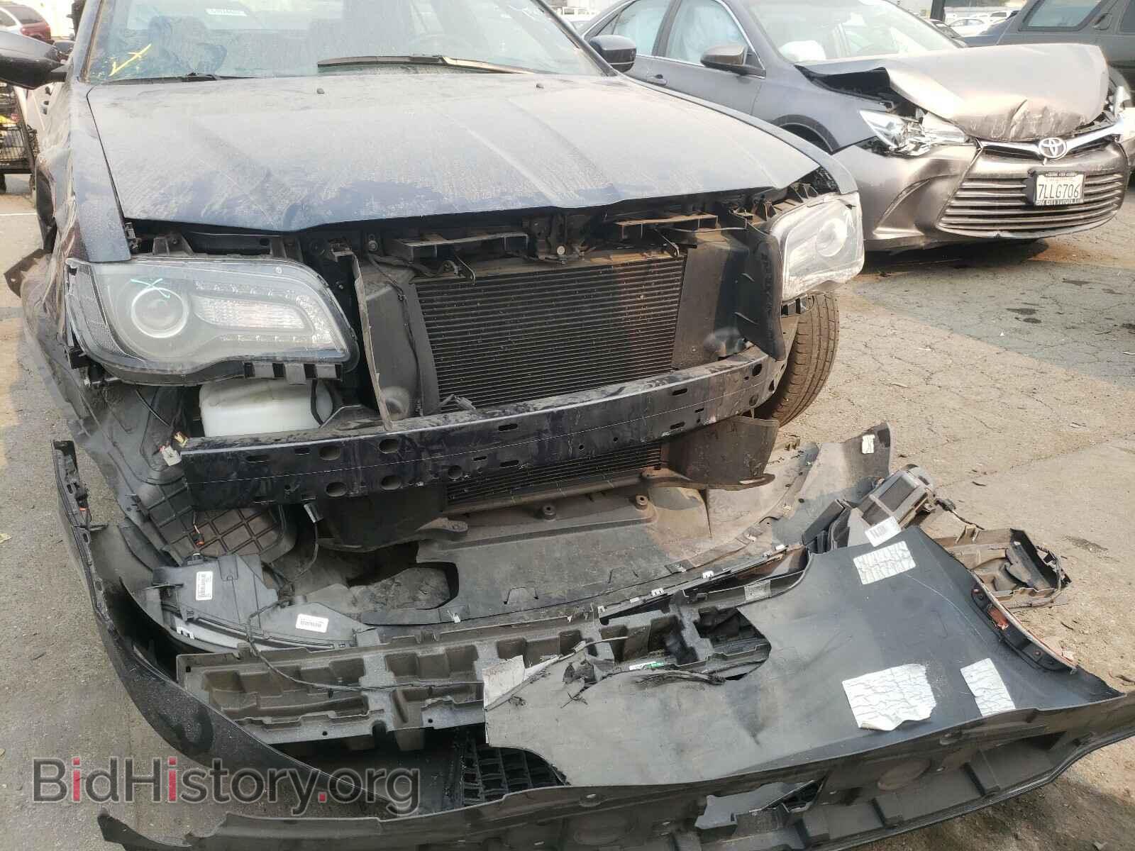 2019 CHRYSLER 300 - VIN: 2C3CCABG2KH559735 - Фото 9