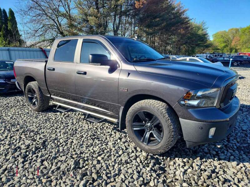 2017 RAM 1500 (VIN 3C6RR7LT0HG593689) — photo 4 of 12