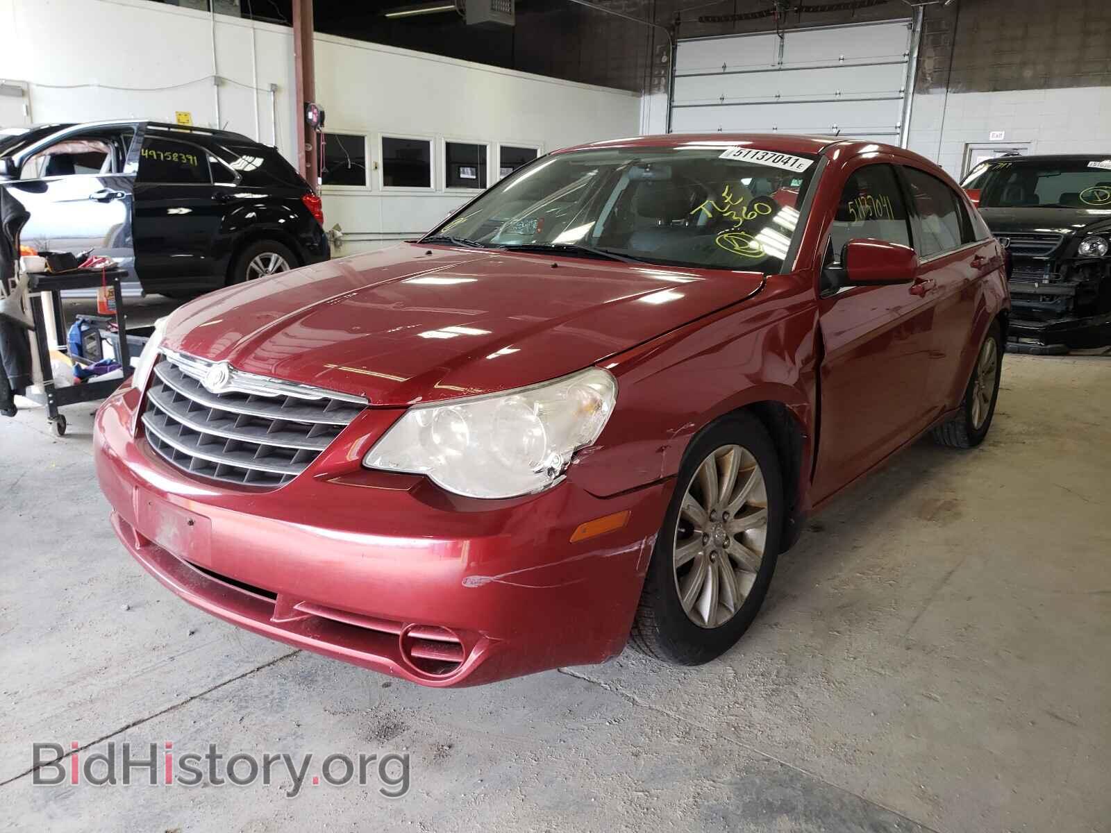 2010 CHRYSLER SEBRING - VIN: 1C3CC5FB5AN207499 - Фото 2