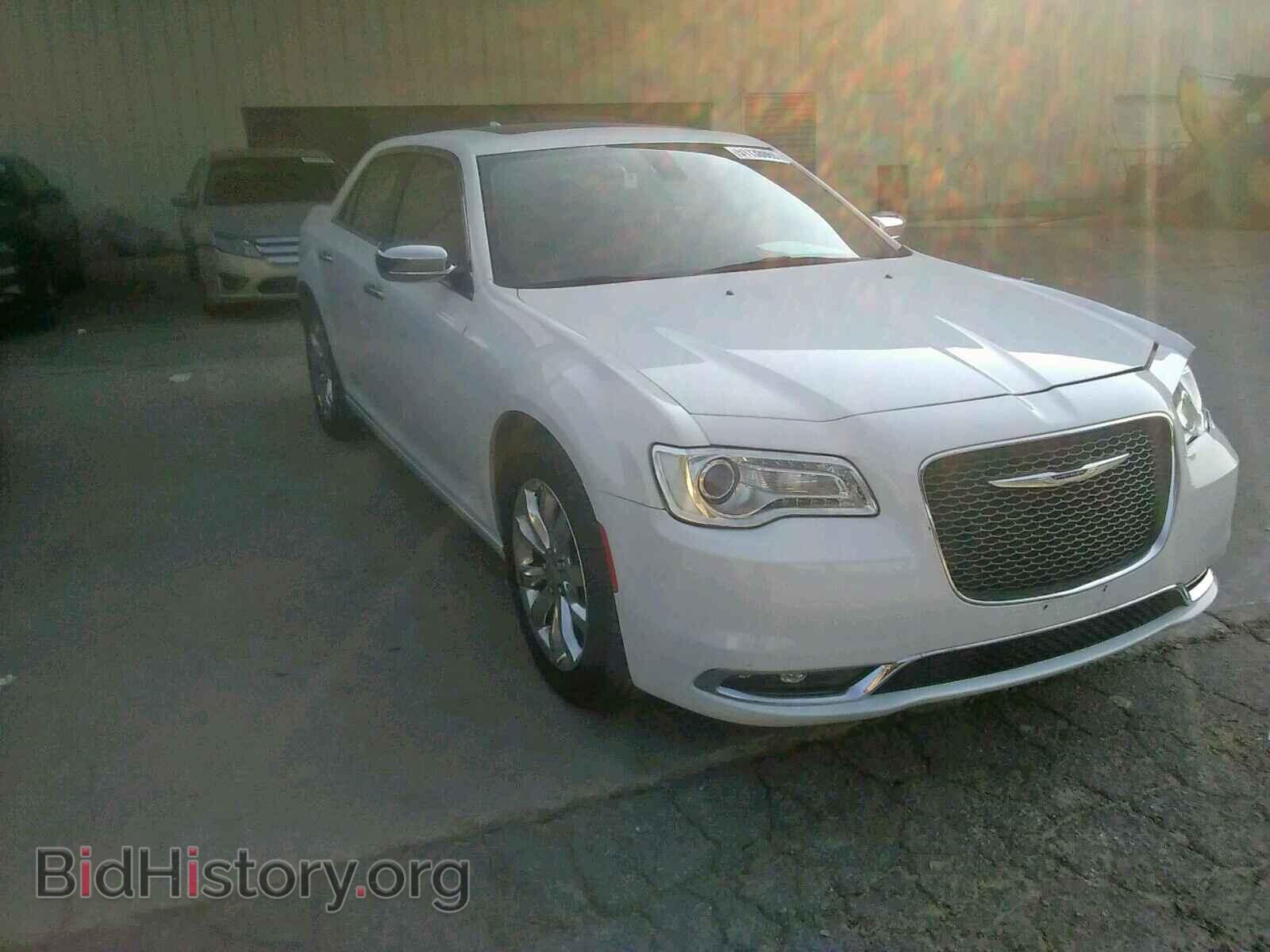 Фотография 2C3CCAKG1KH631556 - CHRYSLER 300 2019