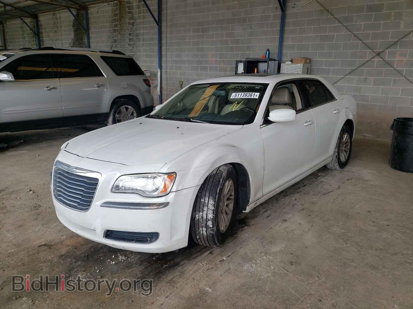 2013 CHRYSLER 300 - VIN: 2C3CCAAG3DH644555 - Фото 2