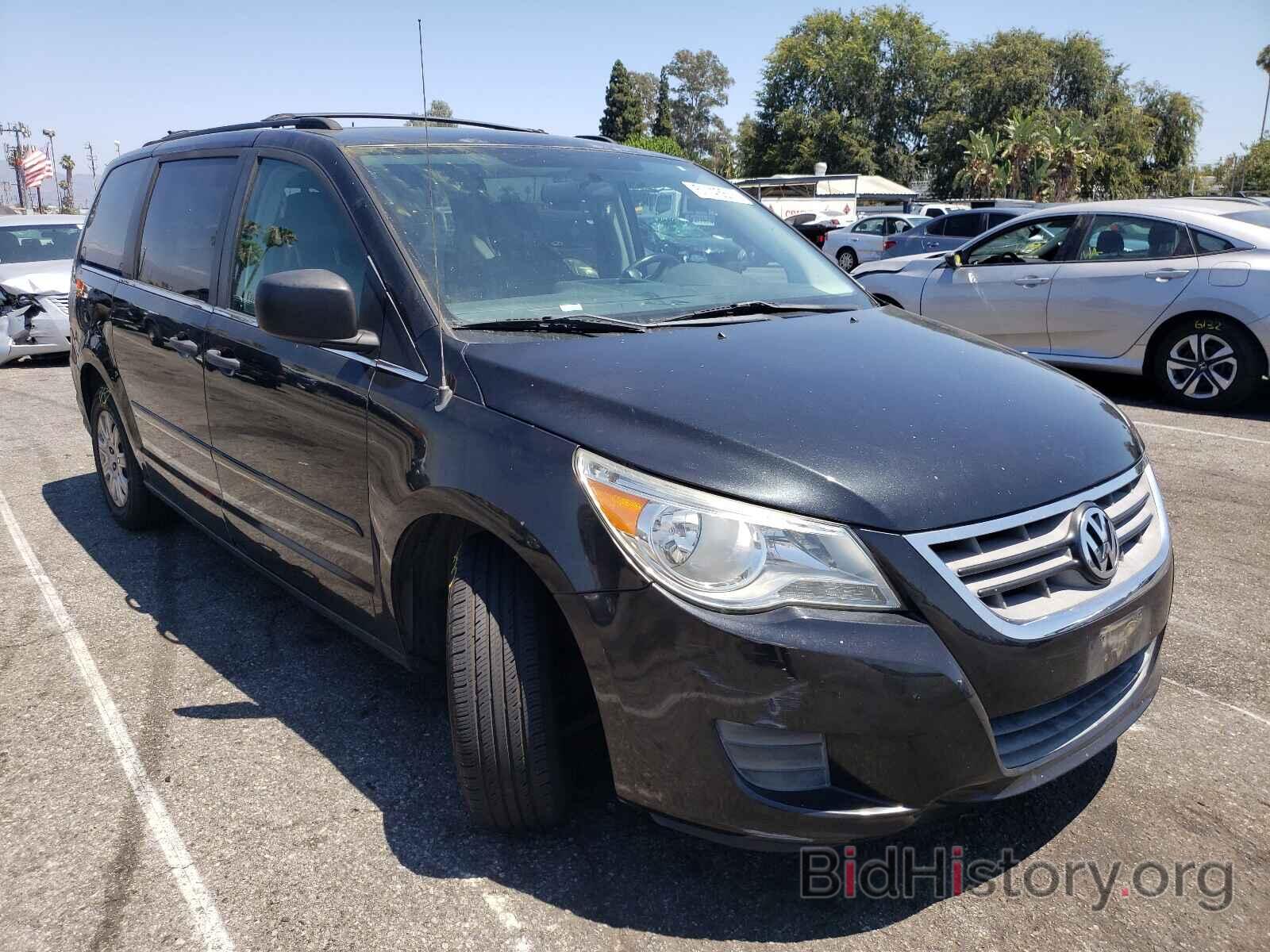 Photo 2V4RW4DGXBR669606 - VOLKSWAGEN ROUTAN 2011