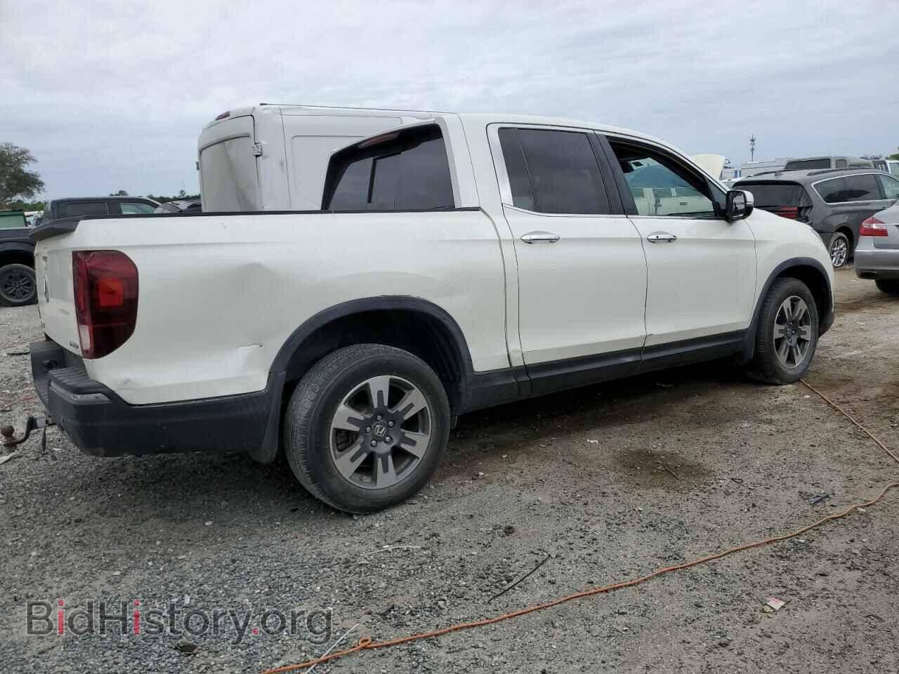 2019 HONDA RIDGELINE - VIN: 5FPYK3F78KB004490 - Фото 3