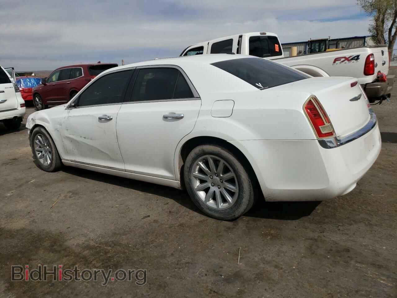 2013 CHRYSLER 300 - VIN: 2C3CCAETXDH643846 - Фото 2