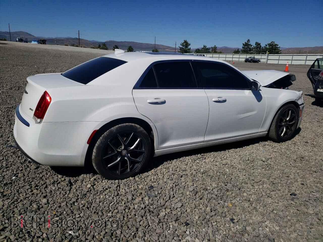 2016 CHRYSLER 300 - VIN: 2C3CCAAGXGH211870 - Фото 3