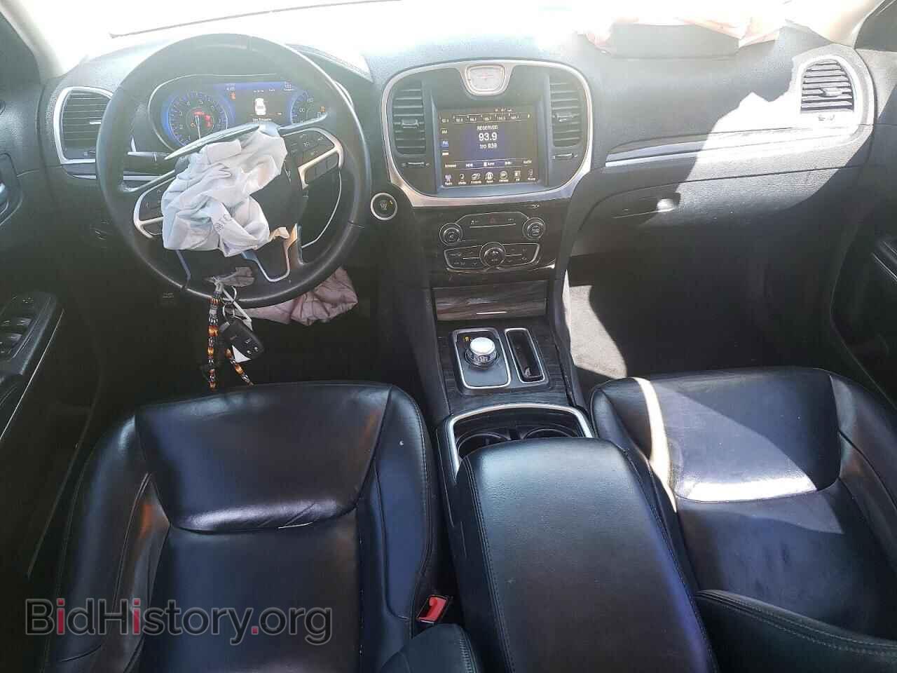 2016 CHRYSLER 300 - VIN: 2C3CCAAGXGH211870 - Фото 8