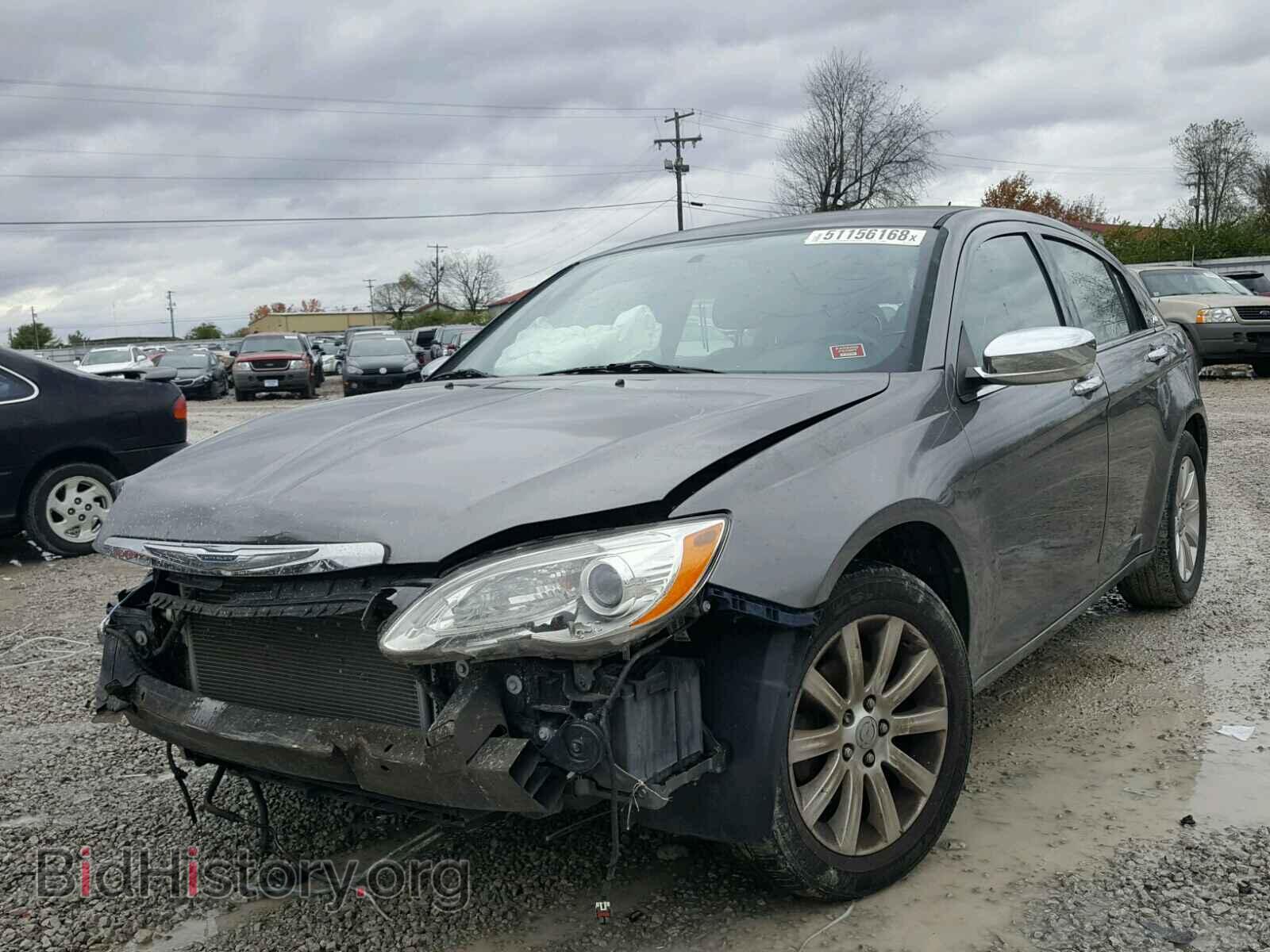 2013 CHRYSLER 200 - VIN: 1C3CCBCG1DN601777 - Фото 2