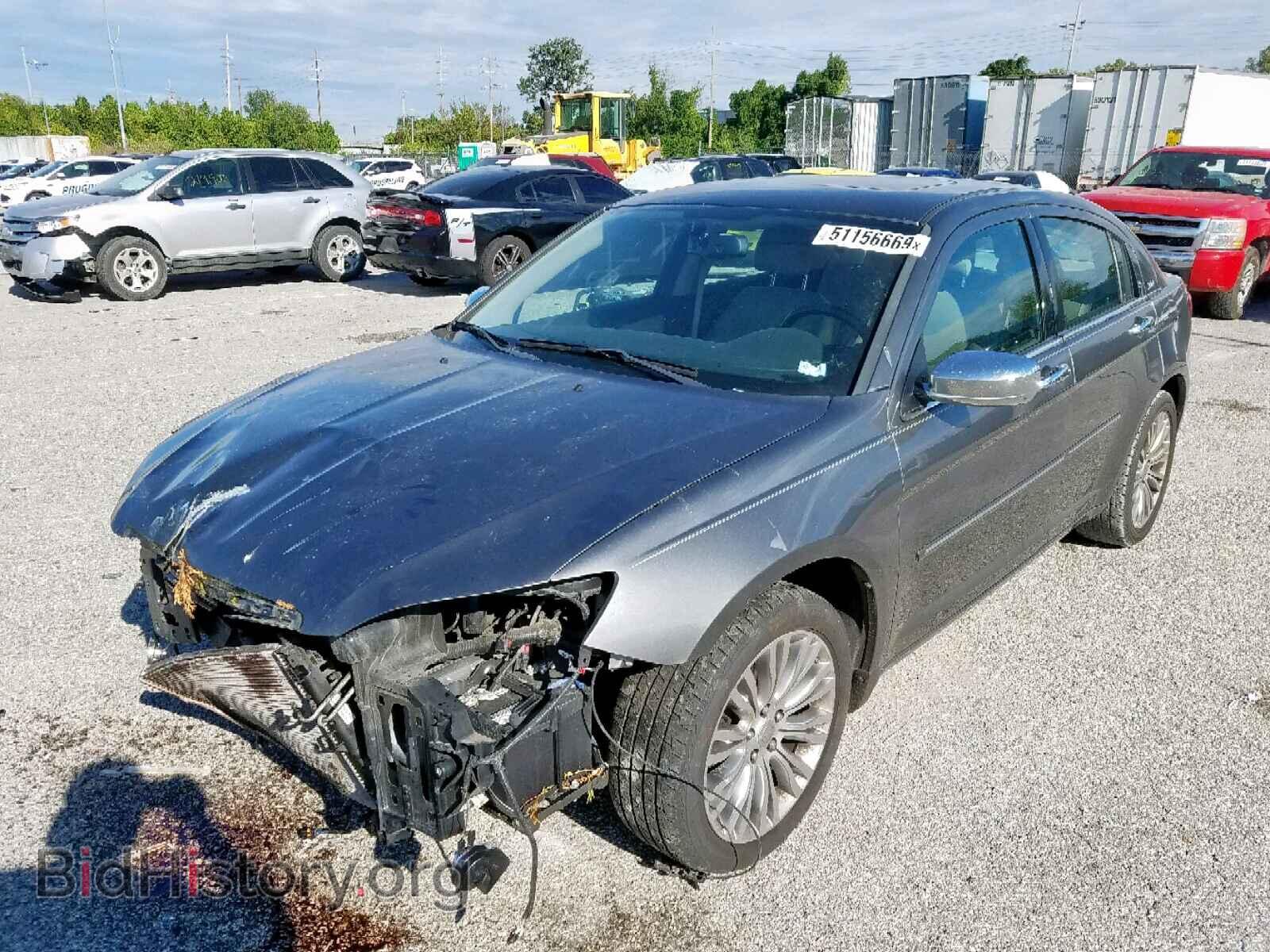 2013 CHRYSLER 200 - VIN: 1C3CCBCG4DN585641 - Photo 2