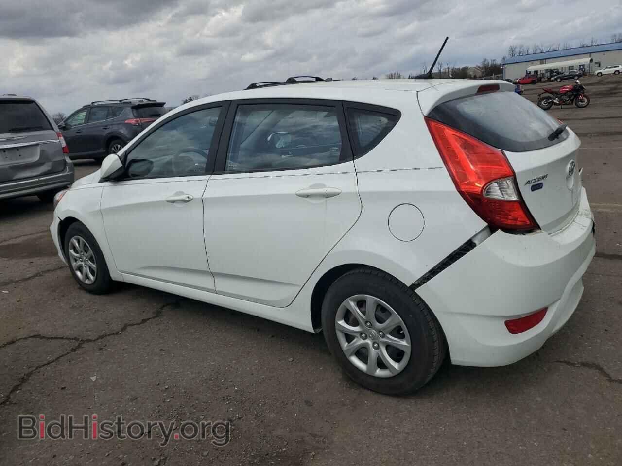 2013 HYUNDAI ACCENT - VIN: KMHCT5AE0DU122556 - Фото 2