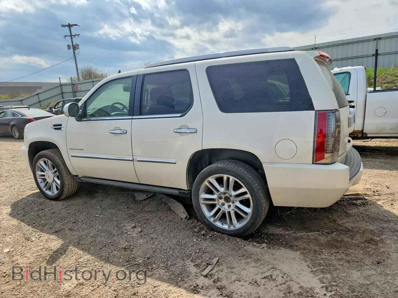 2013 CADILLAC ESCALADE - VIN: 1GYS3DEF2DR368471 - Photo 2