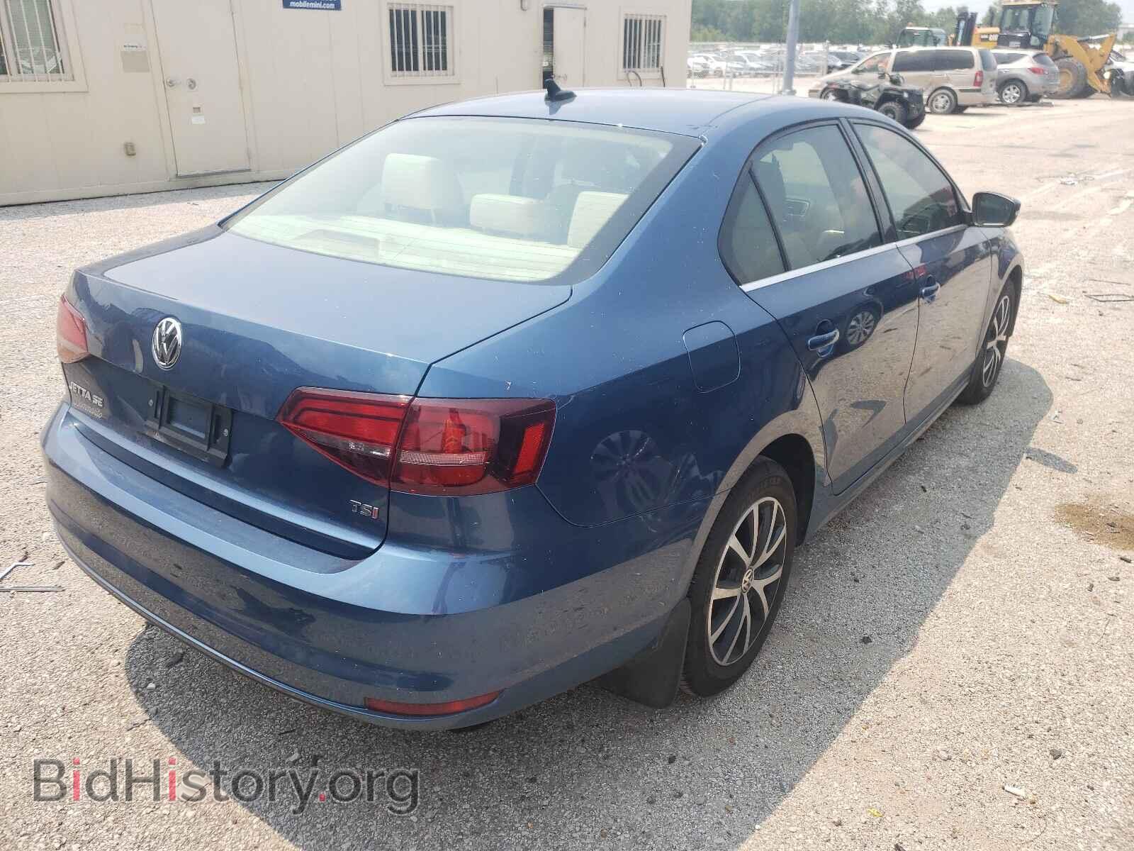 2017 VOLKSWAGEN JETTA - VIN: 3VWDB7AJ5HM342139 - Фото 4