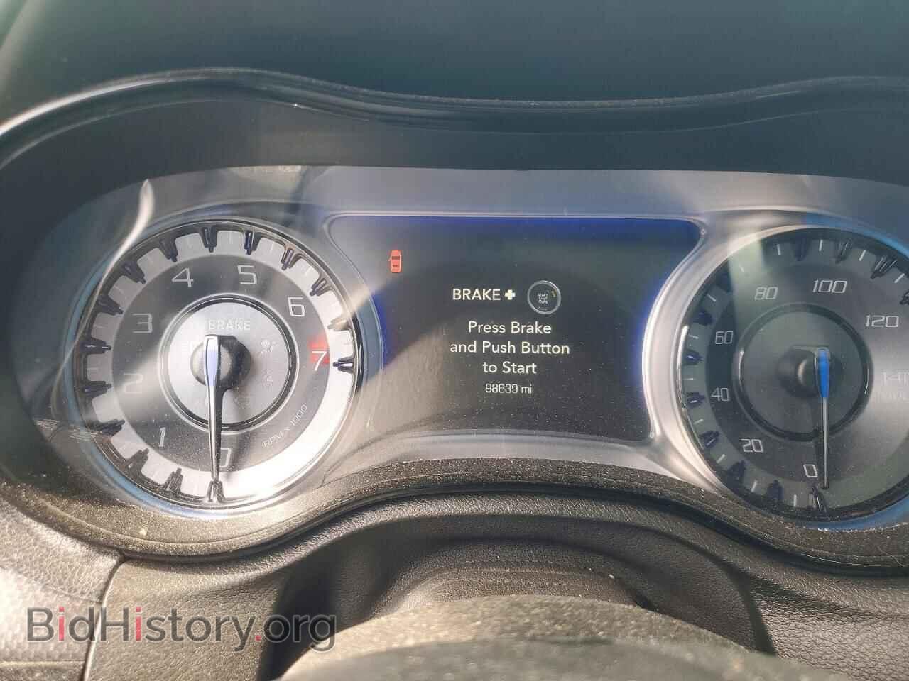 2016 CHRYSLER 300 - VIN: 2C3CCAGG0GH164422 - Фото 9