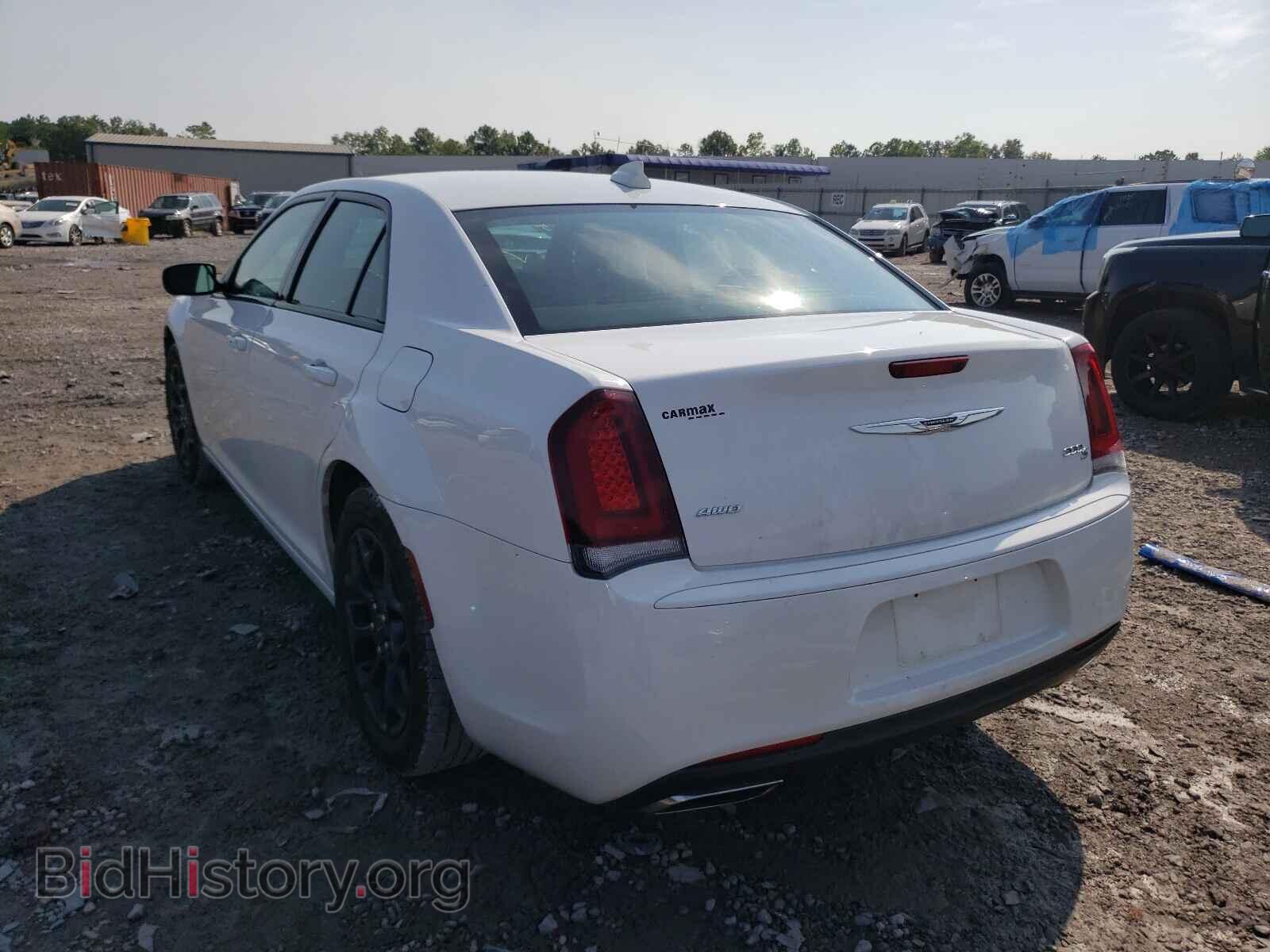 2019 CHRYSLER 300 - VIN: 2C3CCAGG9KH632107 - Фото 3