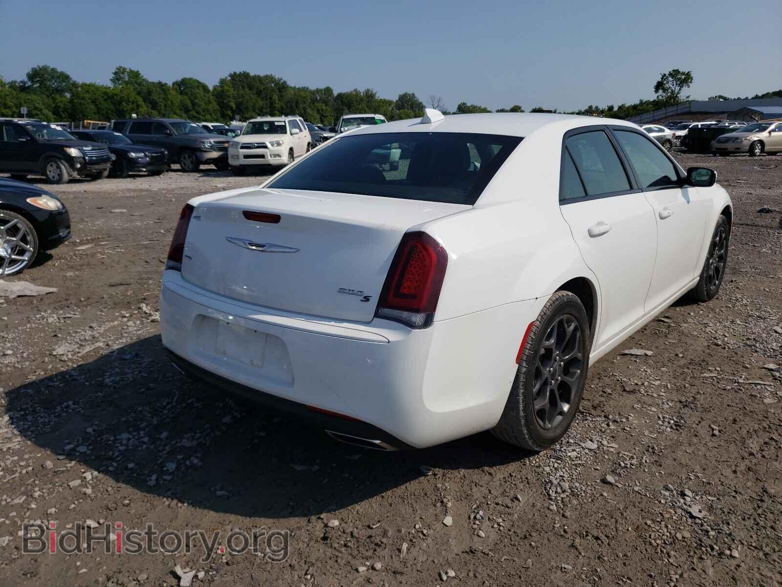 2019 CHRYSLER 300 - VIN: 2C3CCAGG9KH632107 - Фото 4