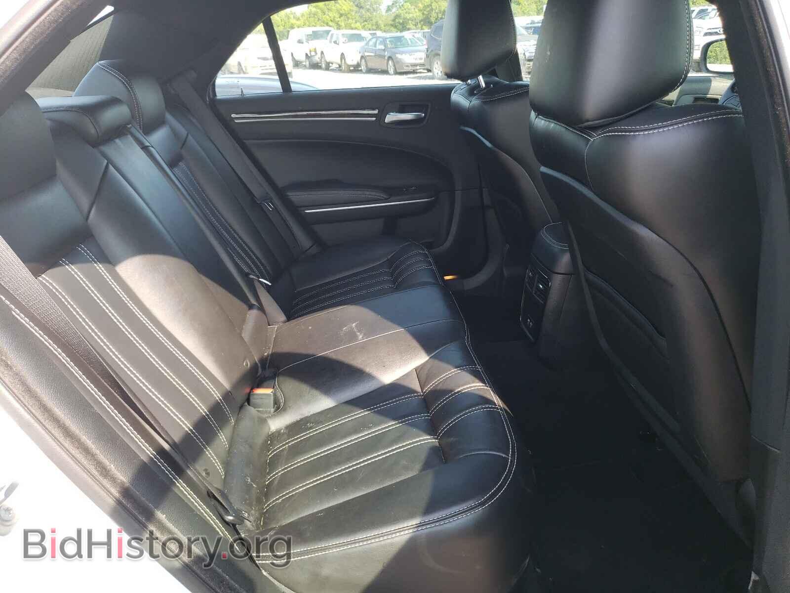 2019 CHRYSLER 300 - VIN: 2C3CCAGG9KH632107 - Фото 6