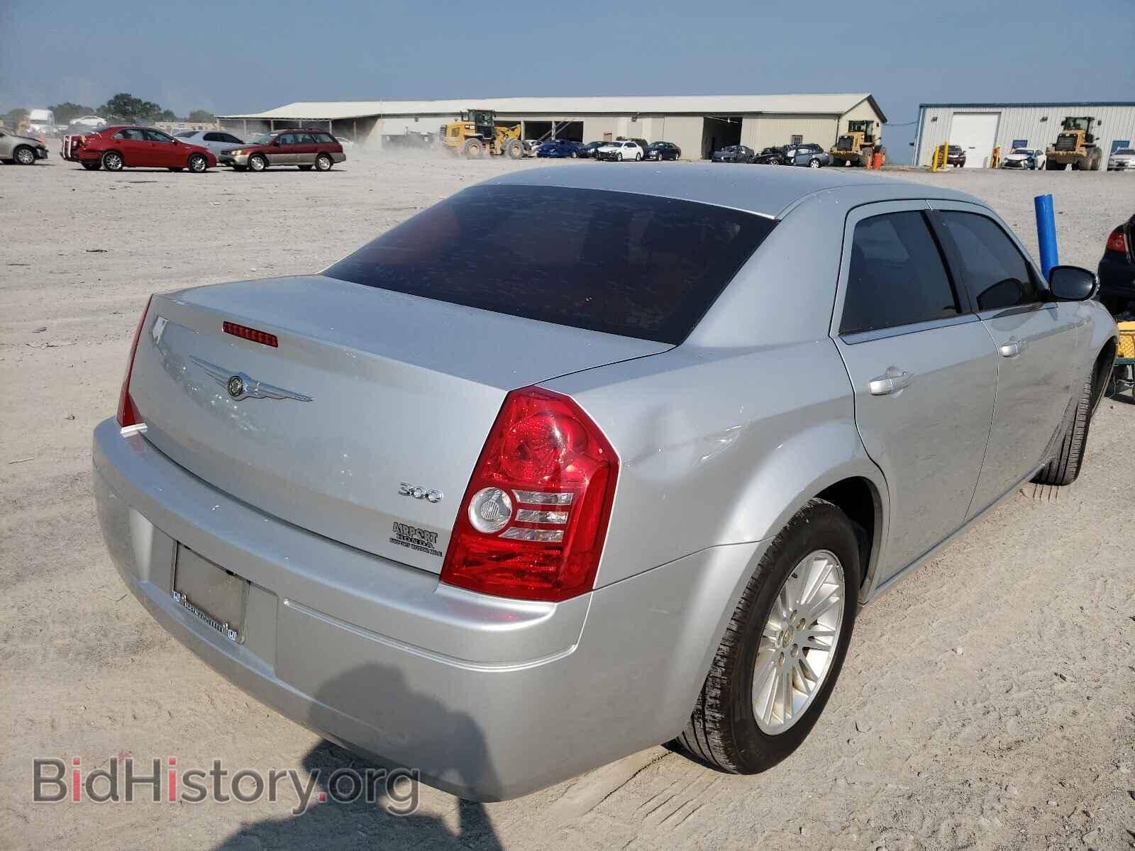 2009 CHRYSLER 300 - VIN: 2C3KA43D79H551924 - Фото 4