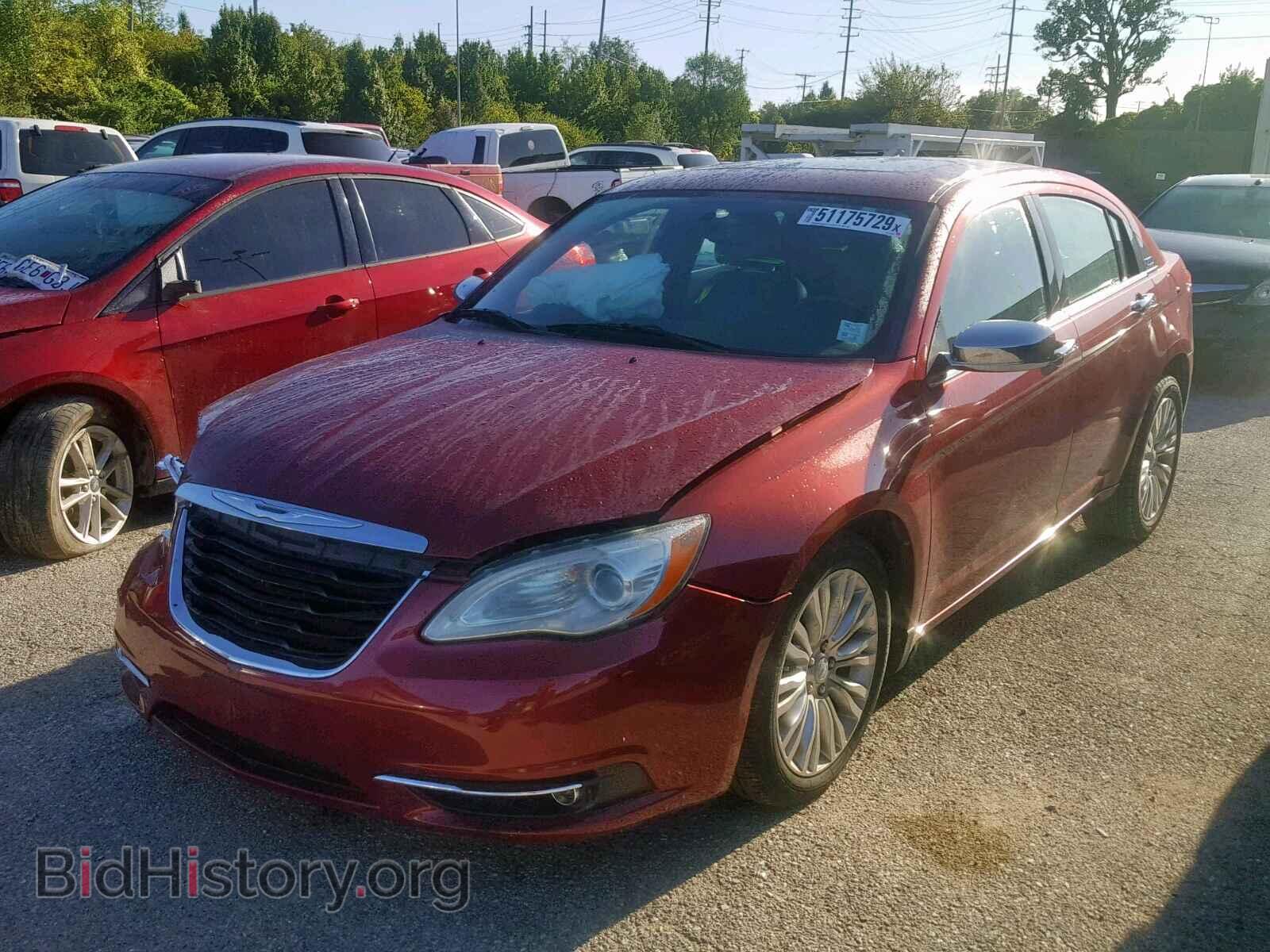 2011 CHRYSLER 200 - VIN: 1C3BC2FG5BN570814 - Фото 2