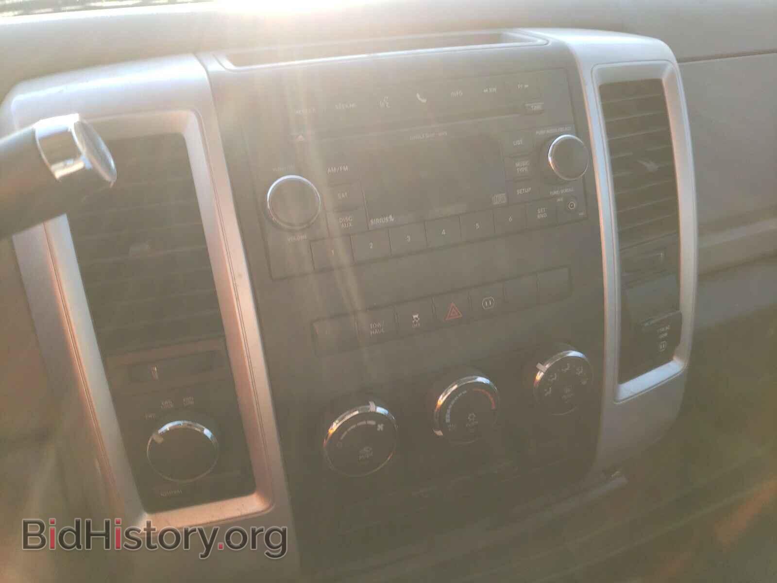 2010 DODGE RAM 1500 - VIN: 1D7RV1GT1AS239941 - Фото 9