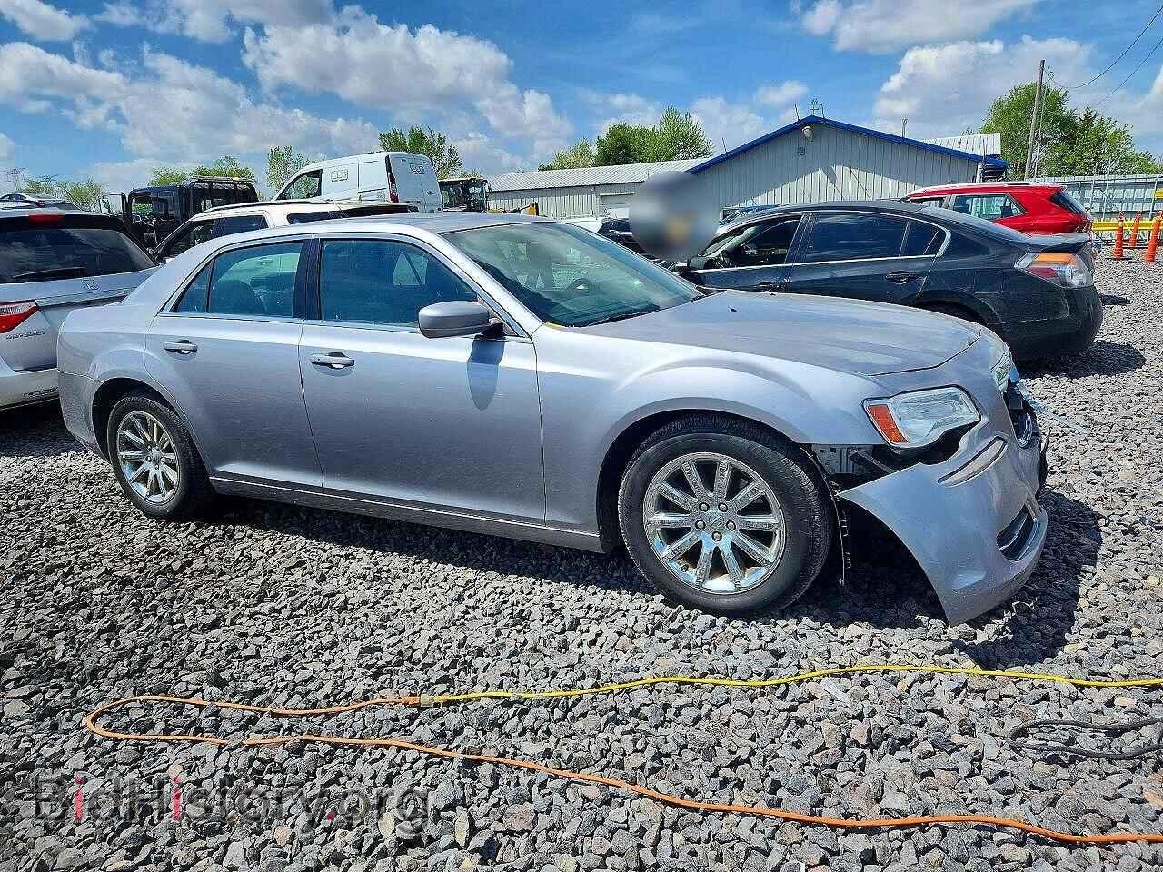 2014 CHRYSLER 300 - VIN: 2C3CCAAG2EH280355 - Фото 4