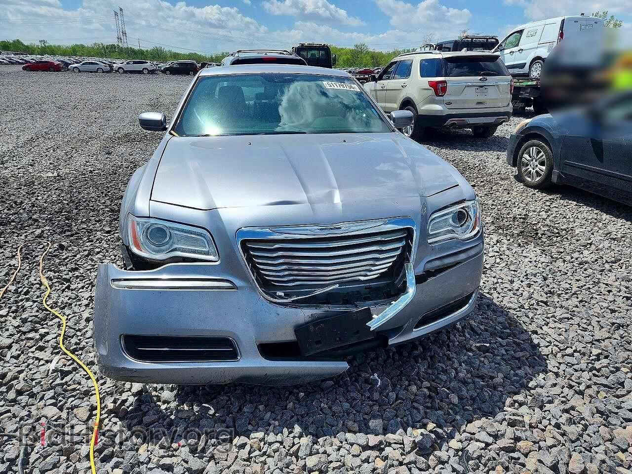 2014 CHRYSLER 300 - VIN: 2C3CCAAG2EH280355 - Фото 5