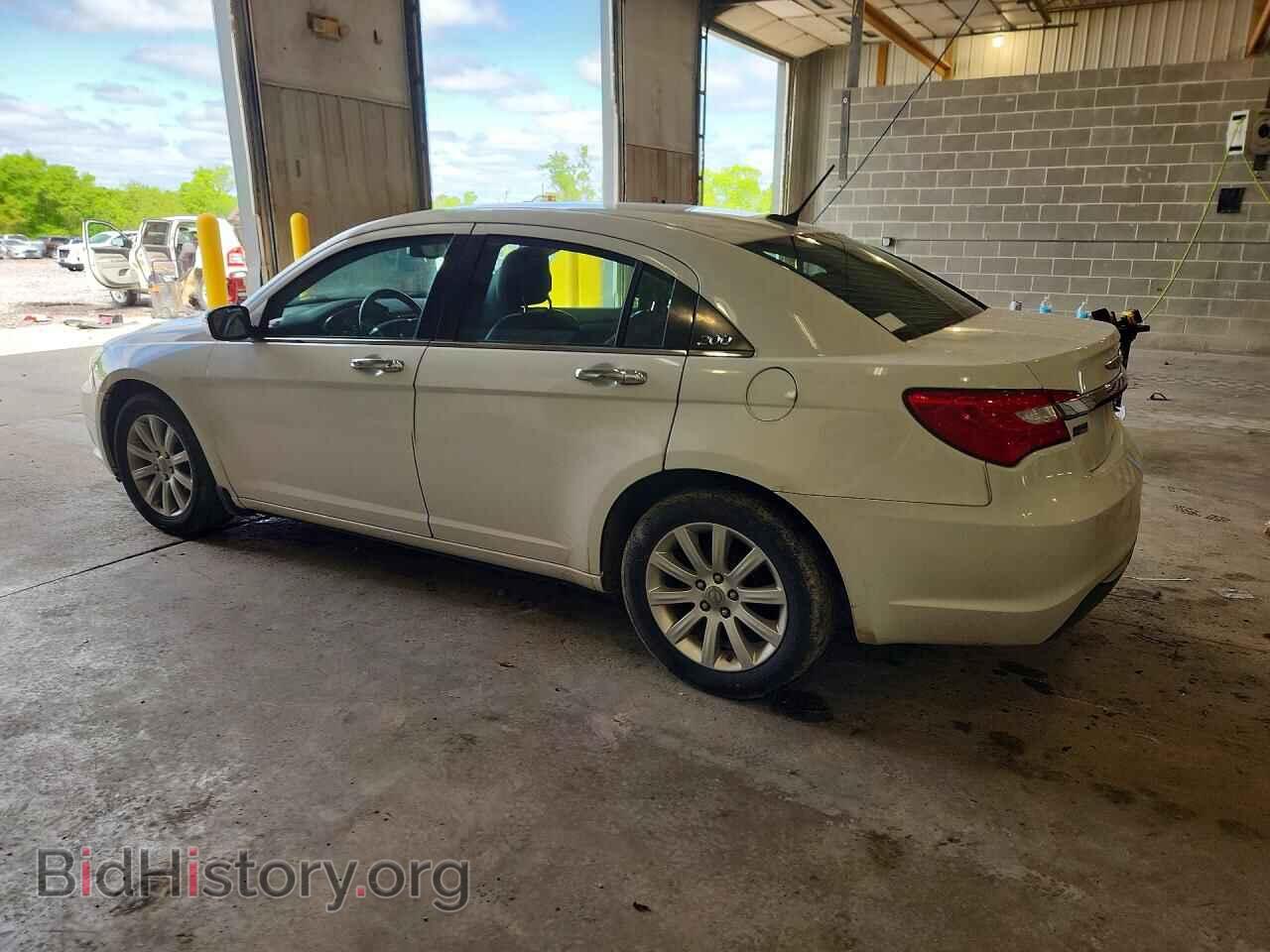 2013 CHRYSLER 200 - VIN: 1C3CCBCG3DN579247 - Photo 2