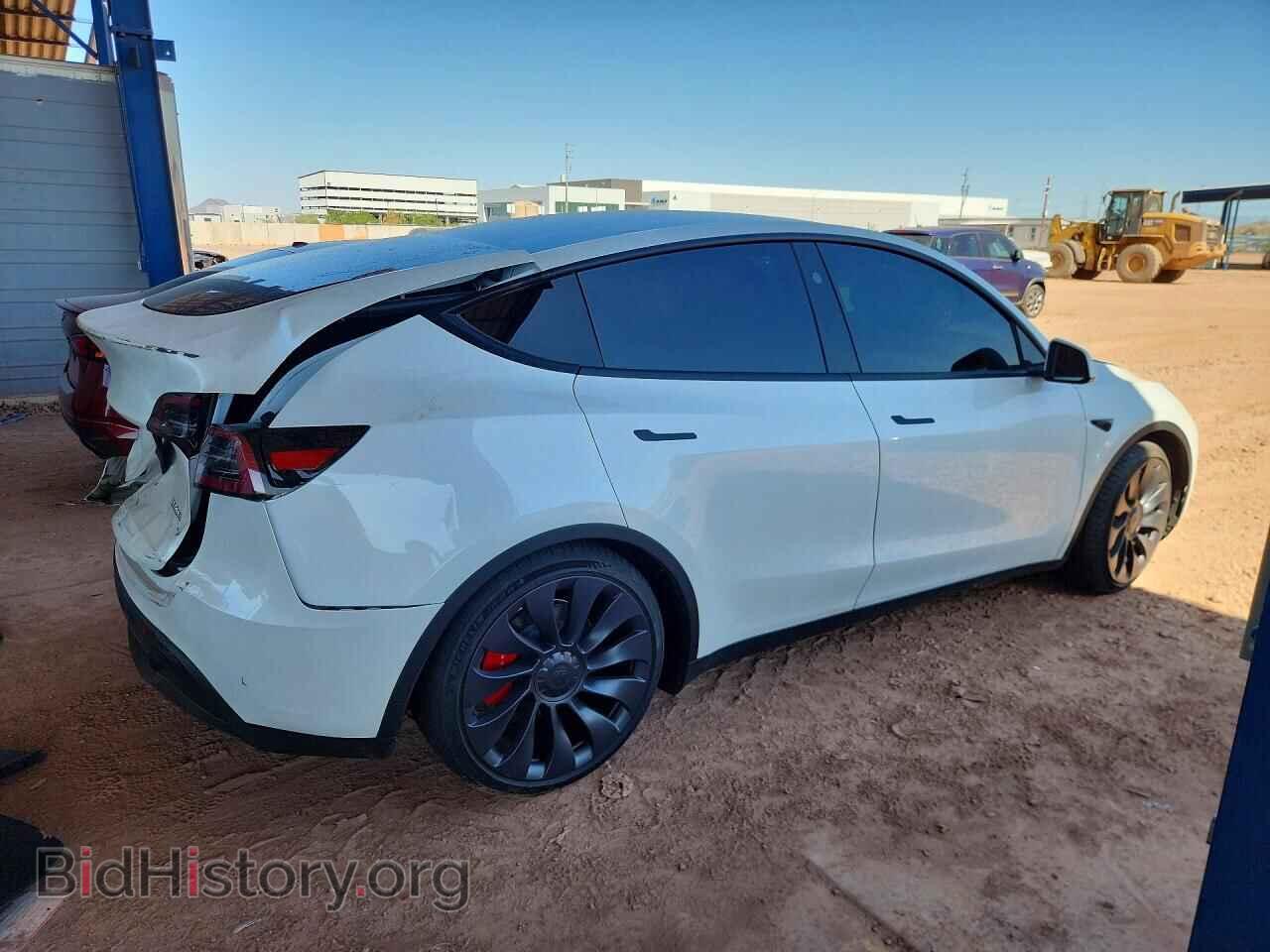 2024 TESLA MODEL Y - VIN: 7SAYGDEF8RF052092 - Фото 3