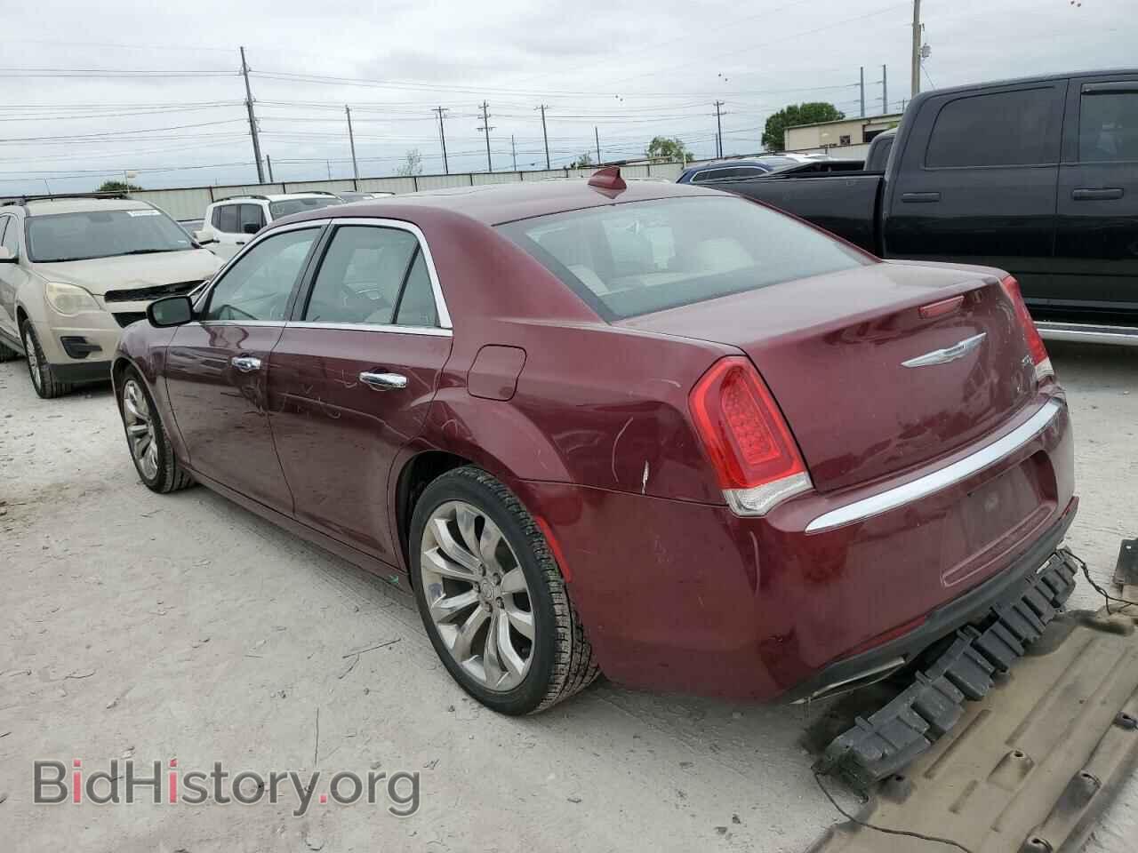 2017 CHRYSLER 300 - VIN: 2C3CCAET0HH535161 - Фото 2