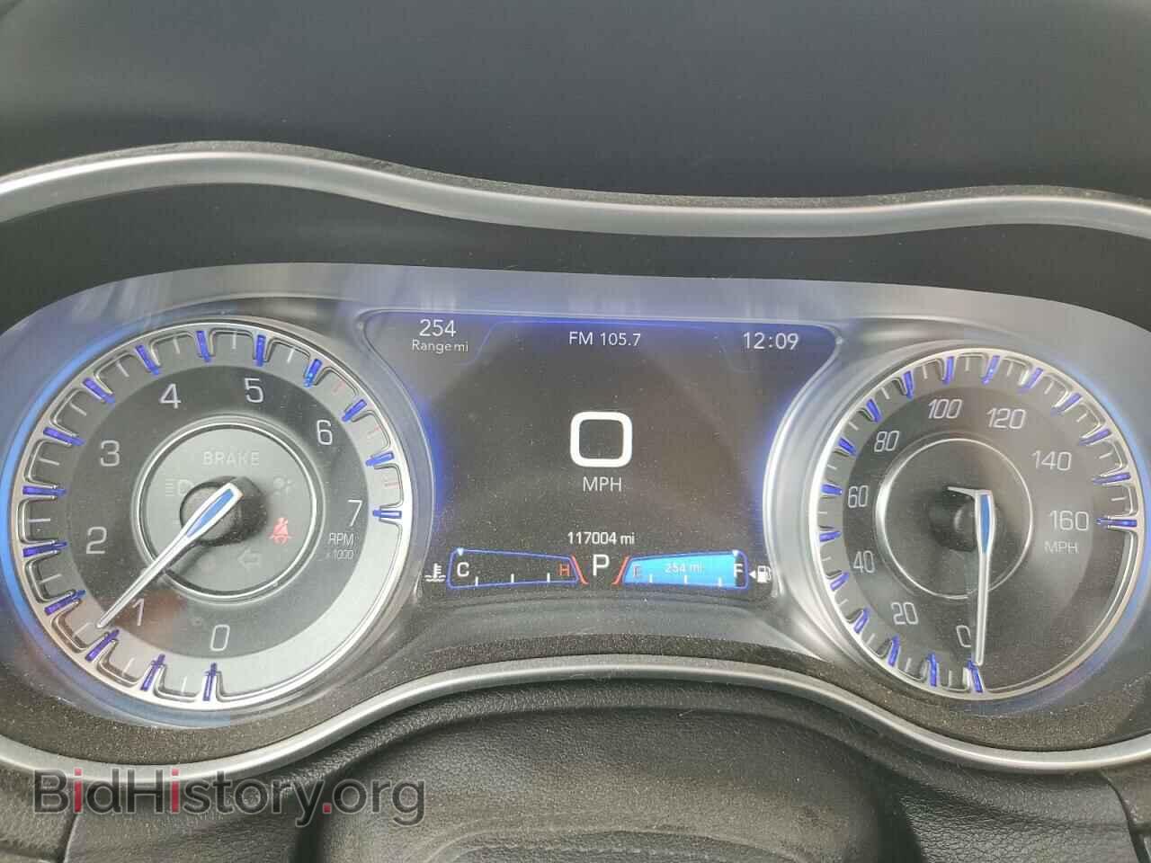 2017 CHRYSLER 300 - VIN: 2C3CCAET0HH535161 - Фото 9