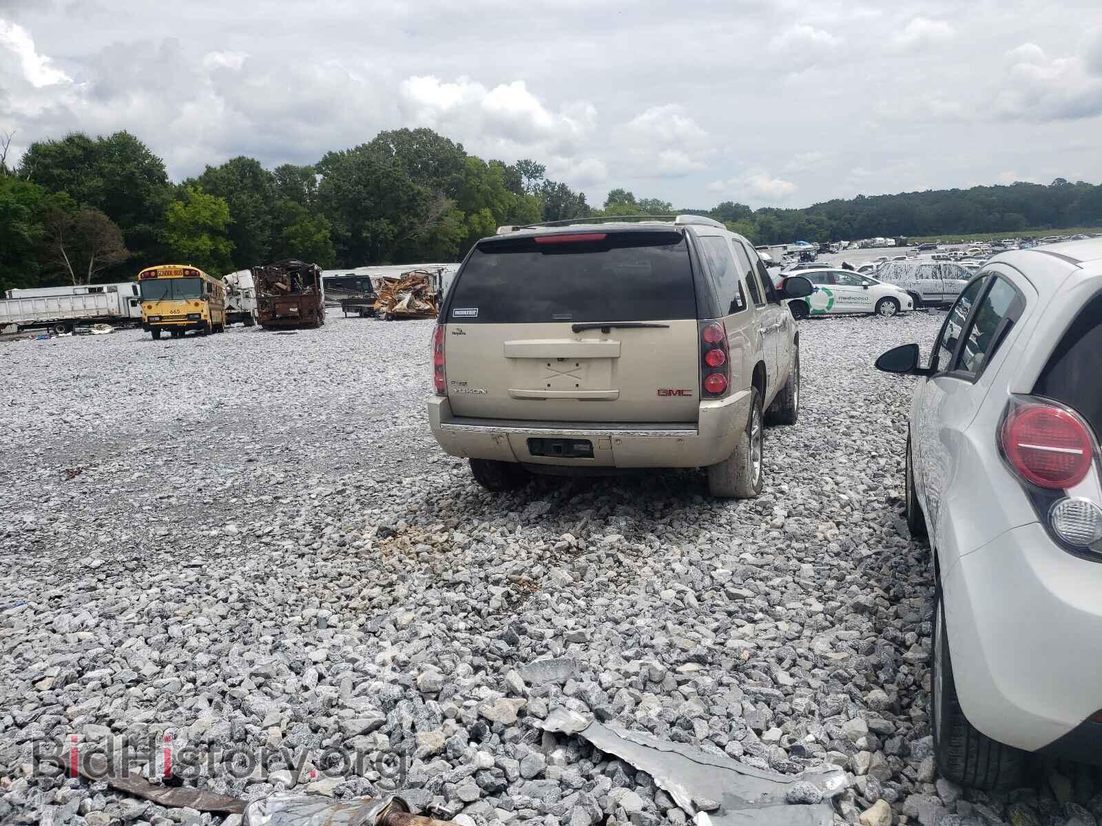 2011 GMC YUKON - VIN: 1GKS1EEF8BR374438 - Фото 9