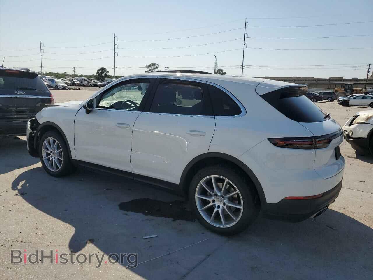 2020 PORSCHE CAYENNE - VIN: WP1AA2AY1LDA02465 - Photo 2