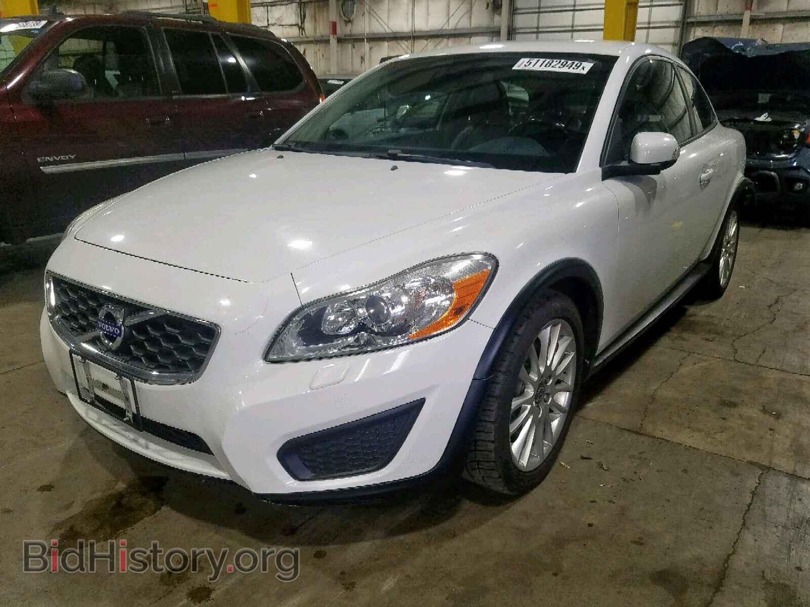 2011 VOLVO C30 - VIN: YV1672MK2B2197364 - Фото 2