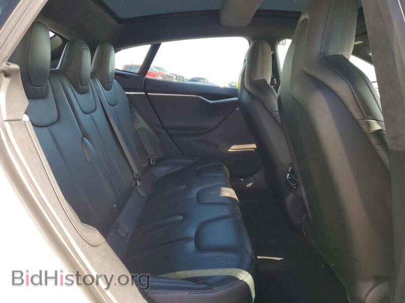 2016 Tesla MODEL S (VIN 5YJSA1E25GF143057) — photo 10 of 14