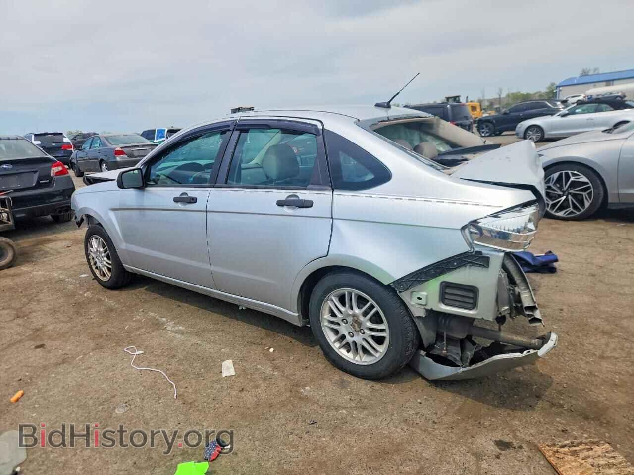 2011 FORD FOCUS - VIN: 1FAHP3FN2BW158090 - Фото 2