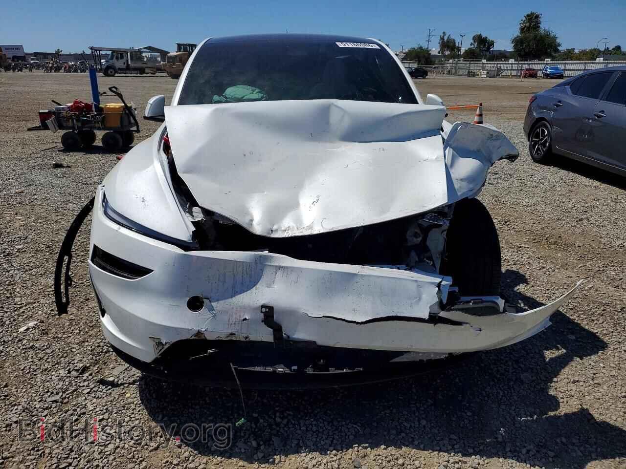 2026 TESLA MODEL Y - VIN: 7SAYGDEE4TF606064 - Photo 5