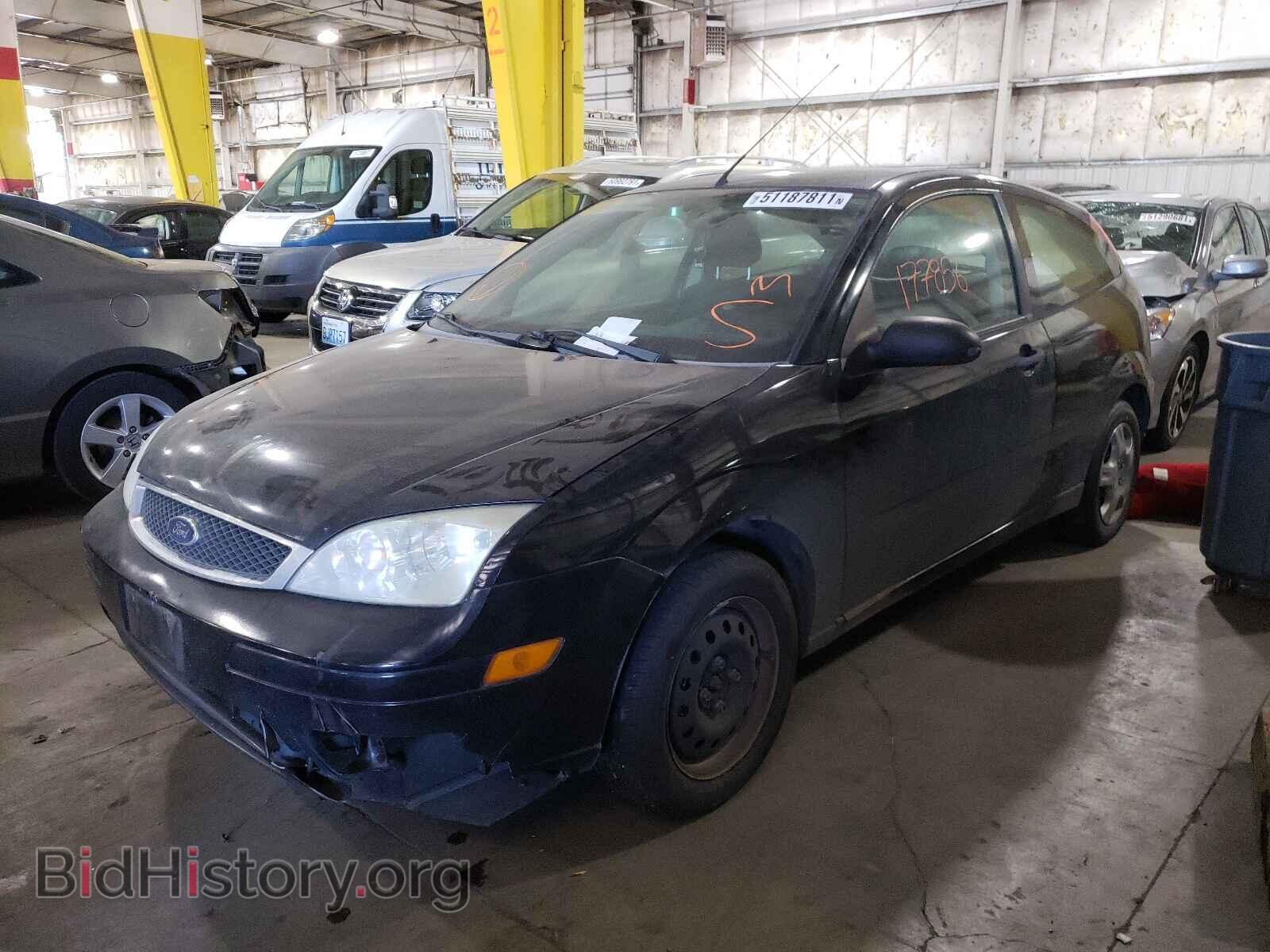 2007 FORD FOCUS - VIN: 1FAFP31N77W141677 - Фото 2