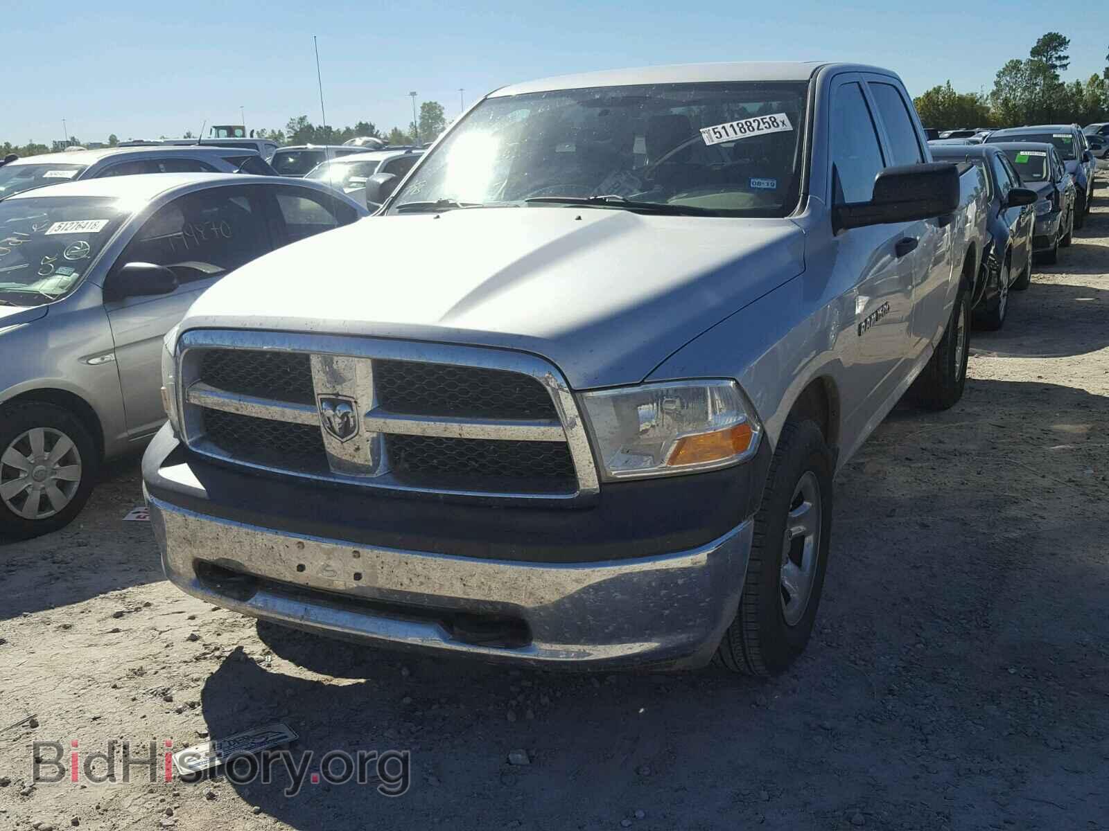 2011 DODGE RAM 1500 - VIN: 1D7RB1CP0BS688790 - Фото 2