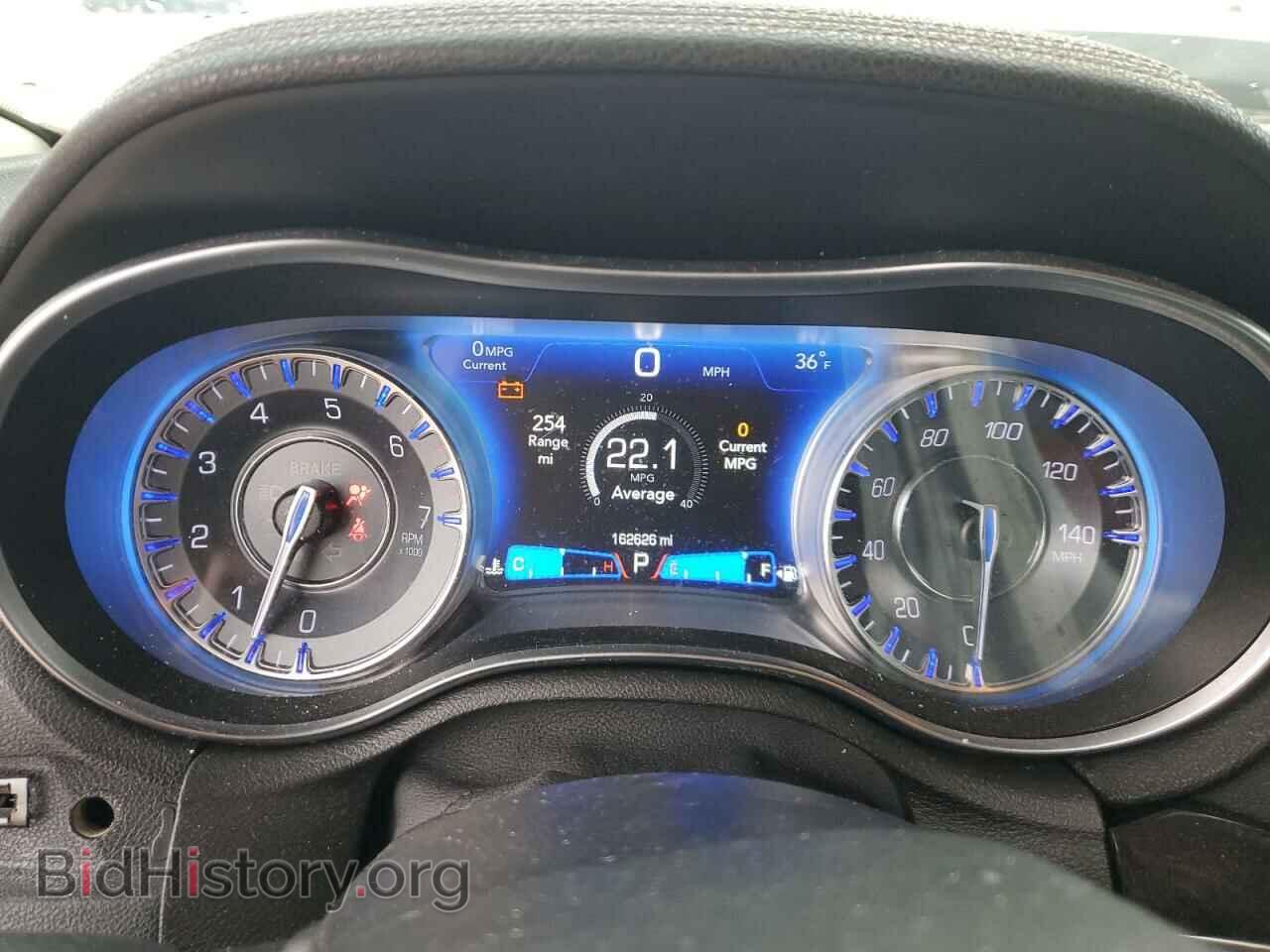 2019 CHRYSLER 300 - VIN: 2C3CCAKG3KH690883 - Фото 9