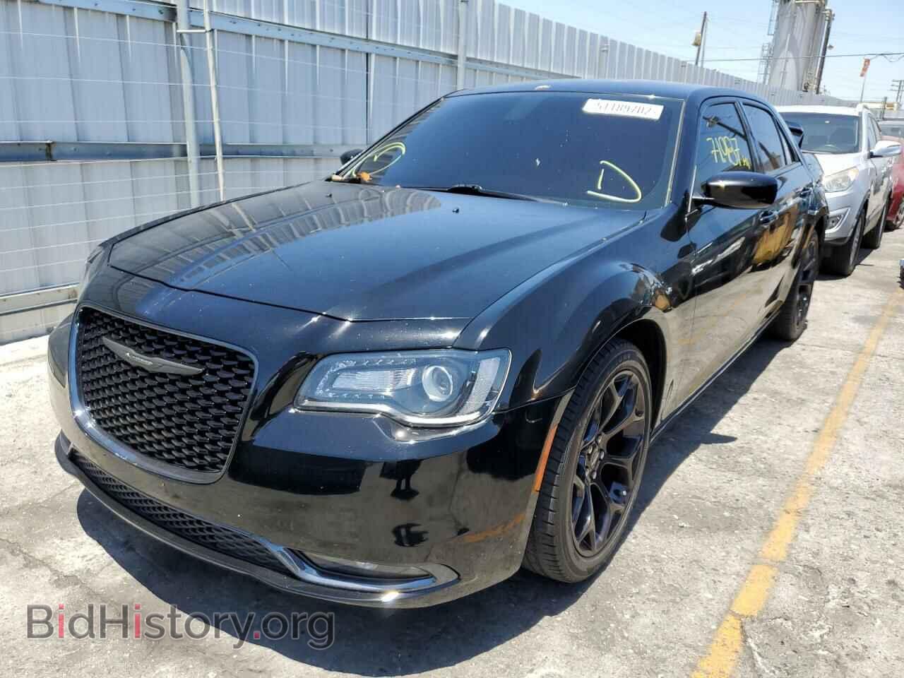 2019 CHRYSLER 300 - VIN: 2C3CCABG7KH682852 - Фото 2