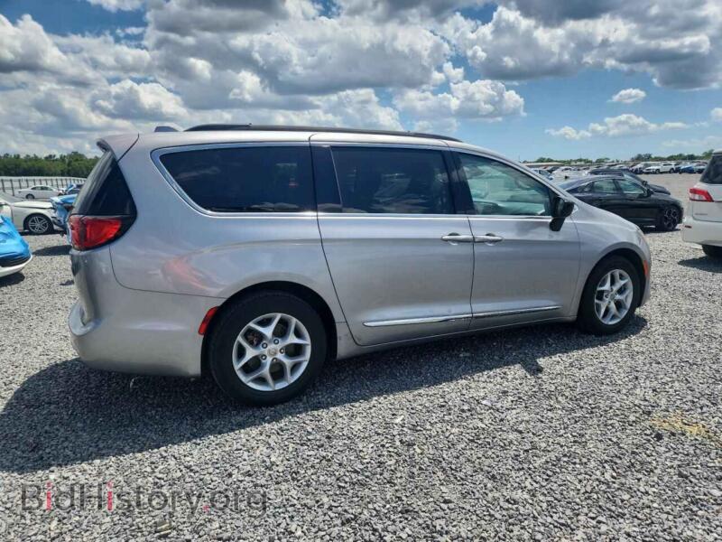 2017 Chrysler PACIFICA (VIN 2C4RC1BG9HR553391) — photo 3 of 13