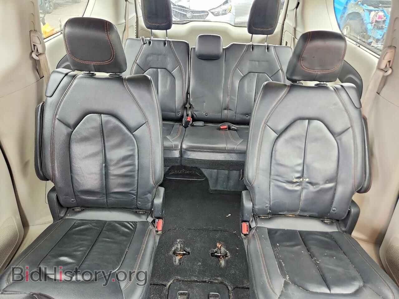 2017 CHRYSLER All Models - VIN: 2C4RC1BG5HR809557 - Фото 10