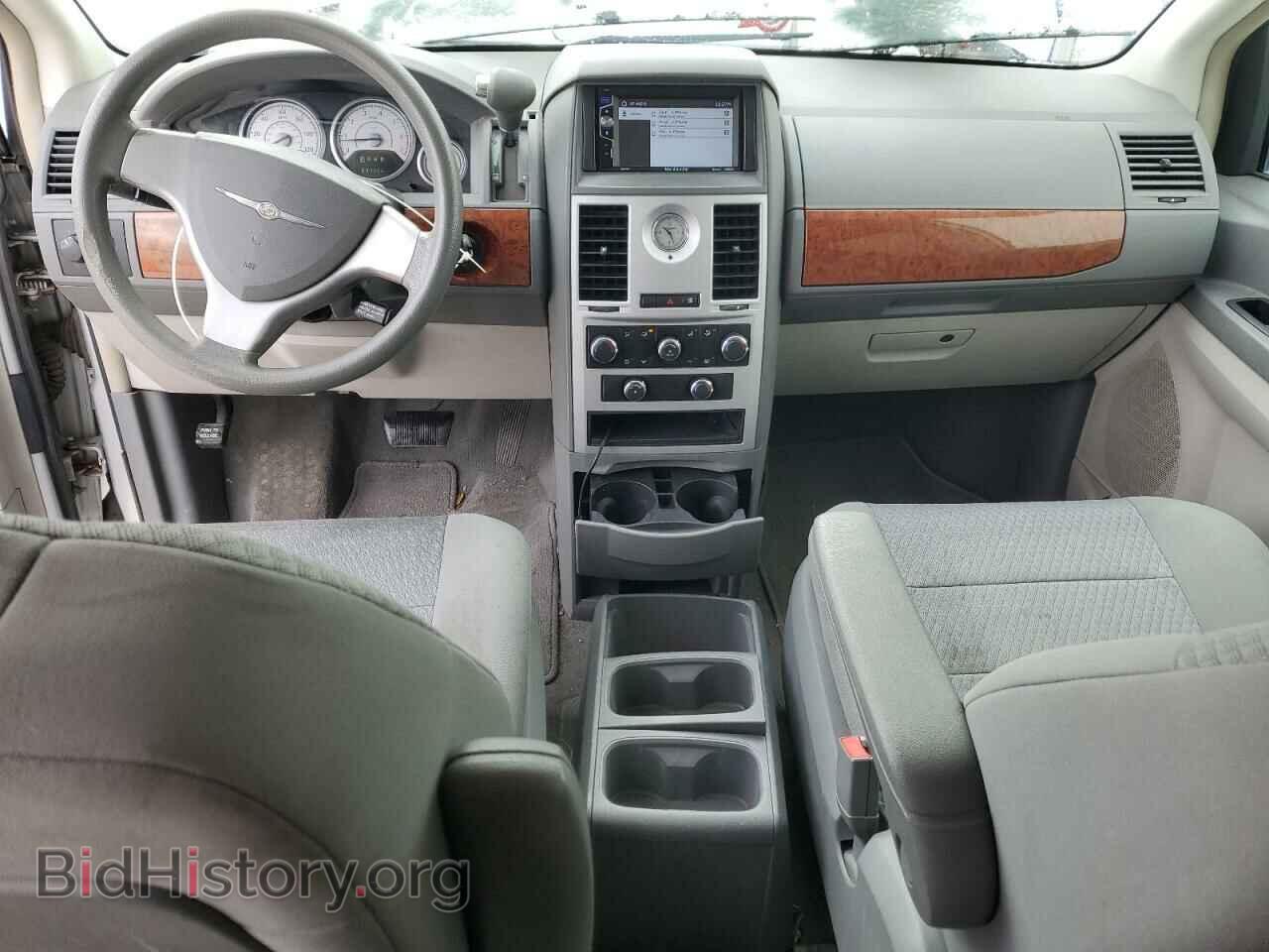 2009 CHRYSLER TOWN & C - VIN: 2A8HR44E89R514776 - Фото 8