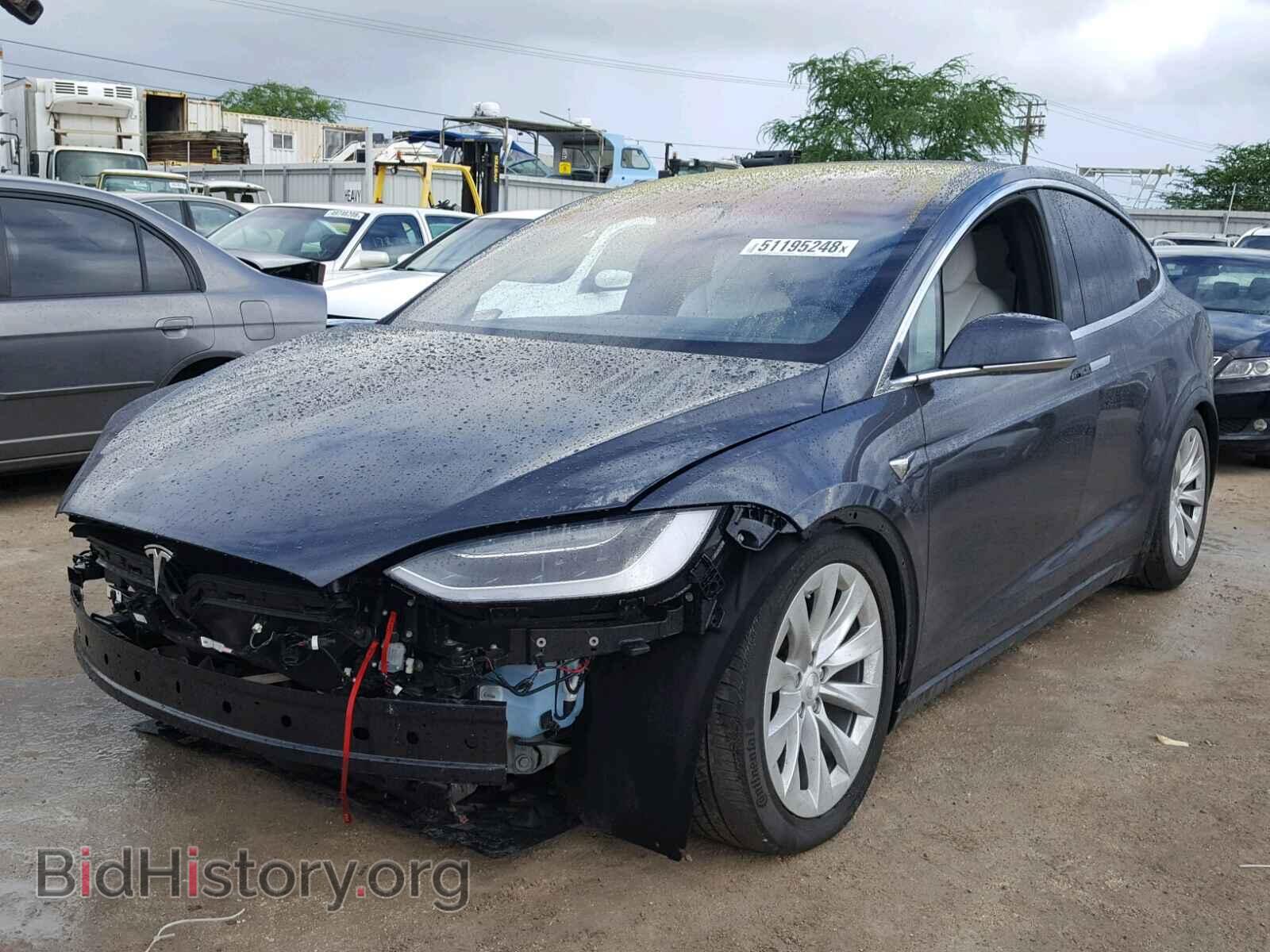 2017 TESLA MODEL X - VIN: 5YJXCBE2XHF043611 - Фото 2