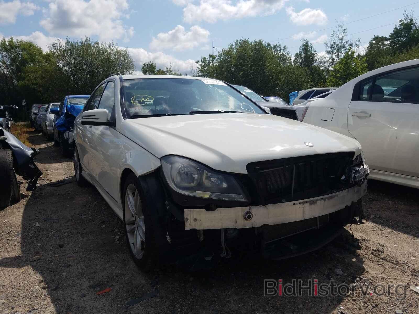 Photo WDDGF8BB7CR232532 - MERCEDES-BENZ C-CLASS 2012