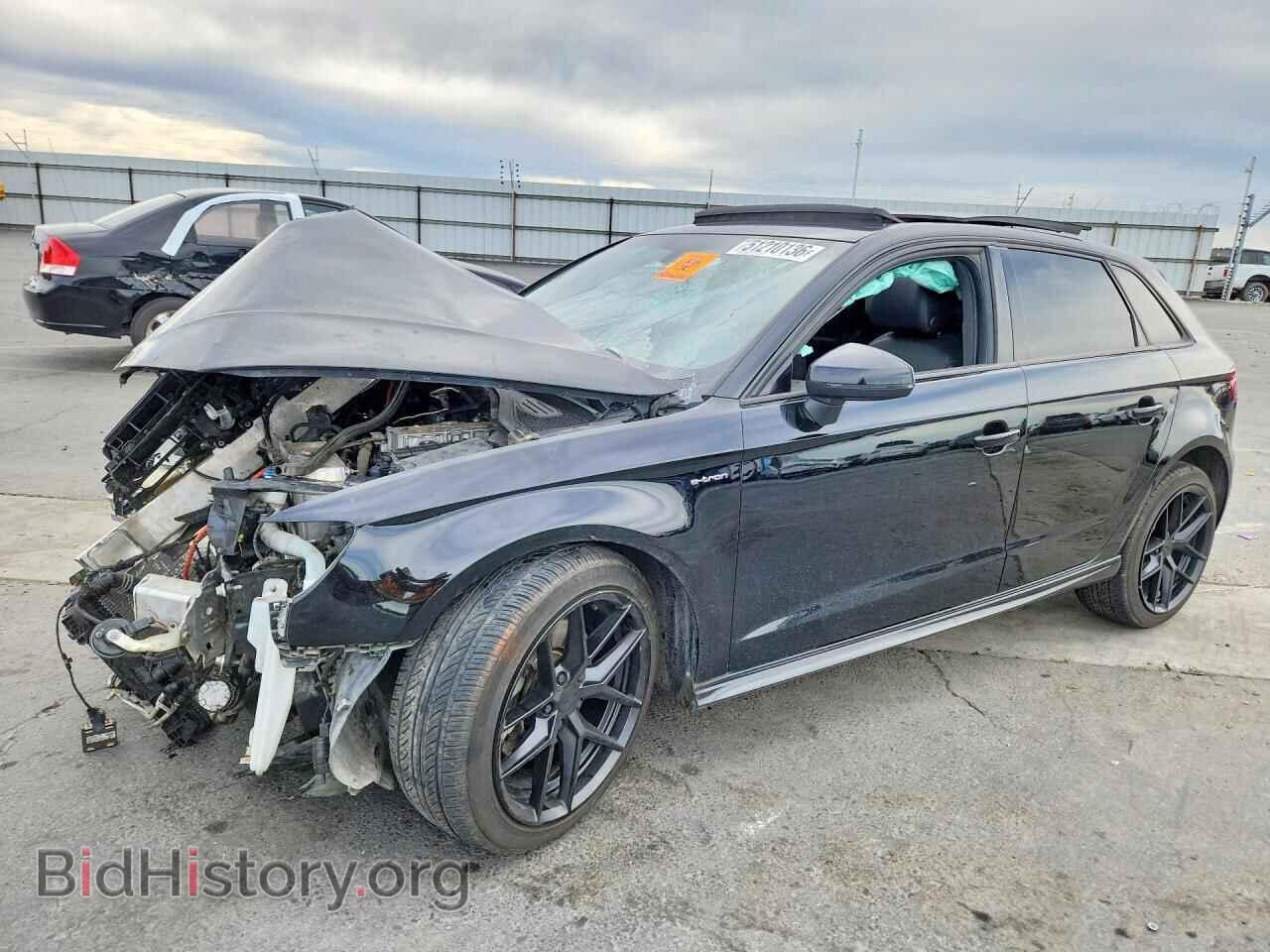 Фотография WAUUPBFF4HA047975 - AUDI A3 2017
