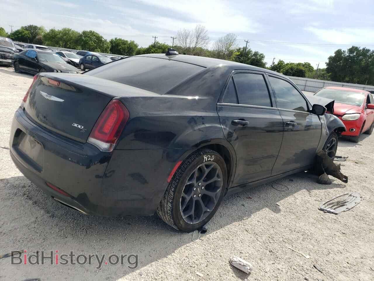 2019 CHRYSLER 300 - VIN: 2C3CCABG4KH618154 - Фото 3