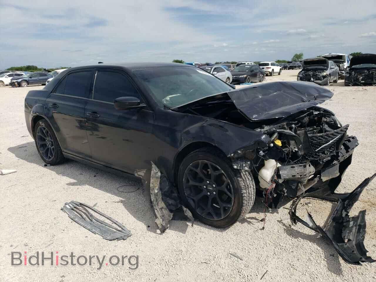 2019 CHRYSLER 300 - VIN: 2C3CCABG4KH618154 - Фото 4
